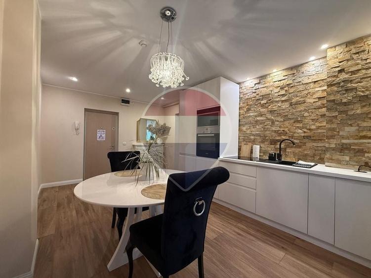 Apartament cu 2 camere decomandat, mobilat în Faleza Nord