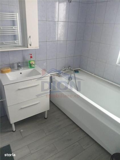 Casă cu 3 camere în 16 Februarie