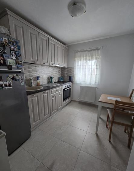 Duplex cu 6 camere cu Canalizare în Central