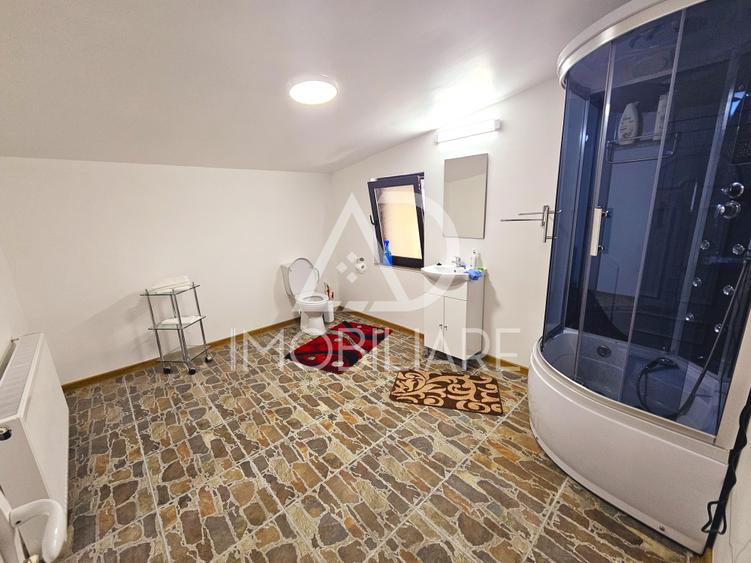 Casă individuală cu 6 camere cu Teren 600 Mp în 9 Mai
