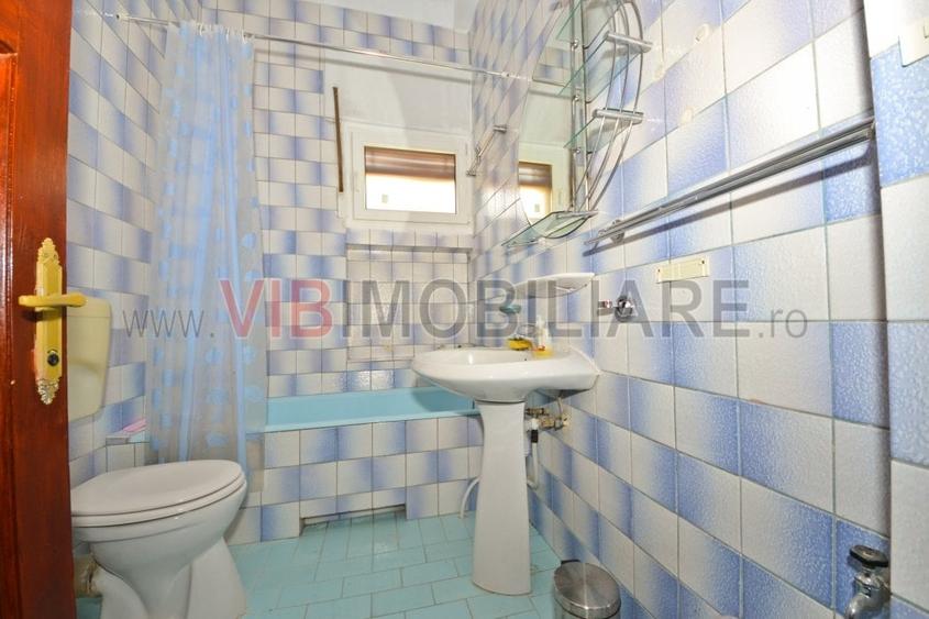 Apartament cu 4 camere semidecomandat în Aviatorilor