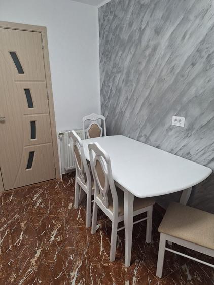 Apartament cu 2 camere decomandat în Micro 21