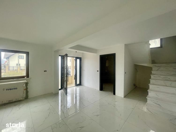 Casă cu 4 camere cu Teren 600 Mp în Central
