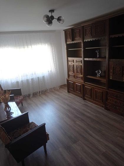 Inchiriez apartament - 3