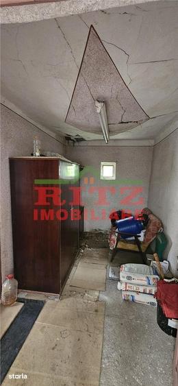 Casă cu 3 camere cu Teren 2304 Mp în Central