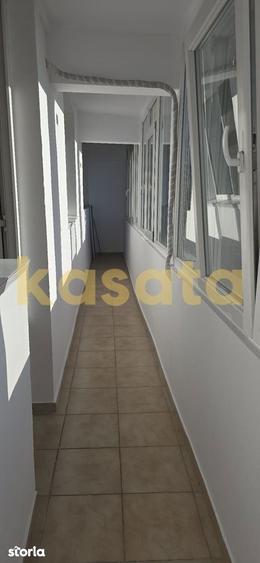 Apartament cu 3 camere decomandat în Tei