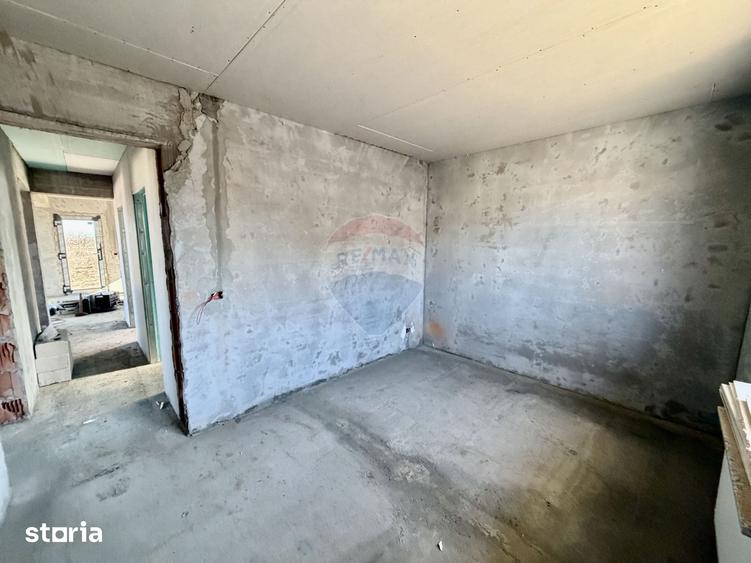 Casă cu 4 camere cu Teren 497 Mp în Câmpineanca