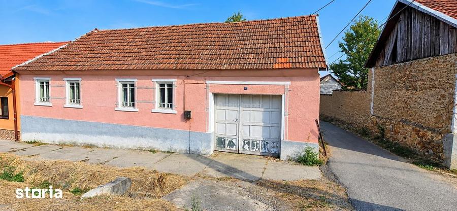 Casă cu 3 camere cu Teren 569 Mp în Bănia