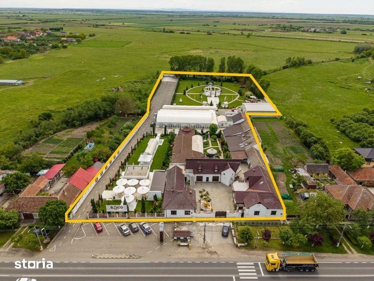 Spațiu comercial, de 2,860 mp, în Central