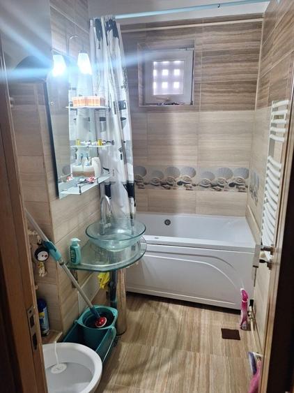 Apartament cu 2 camere decomandat în Radu Negru