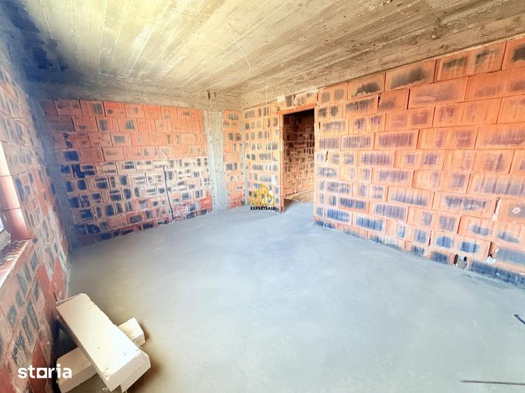 Casă cu 3 camere cu Teren 250 Mp în Central