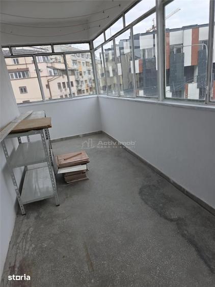 Apartament cu 3 camere decomandat în Victoriei