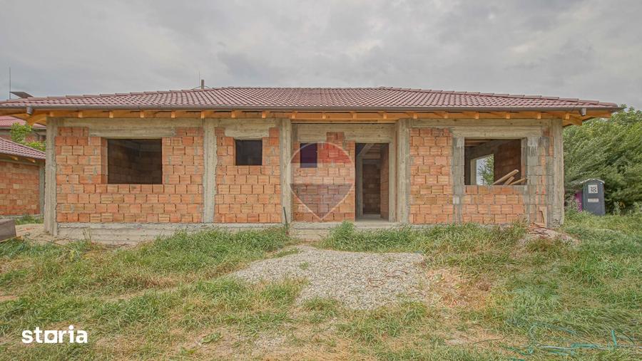 Casă cu 4 camere cu Teren 365 Mp în Hălchiu