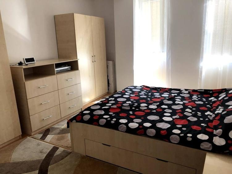 Apartament cu 3 camere decomandat în Ghiroda