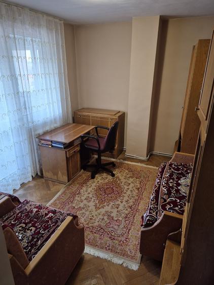 Apartament cu 3 camere decomandat în Central