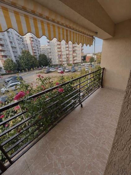 Apartament cu 2 camere decomandat în Titan