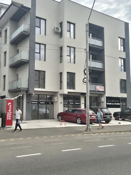 Apartament cu 3 camere decomandat în Cerneți