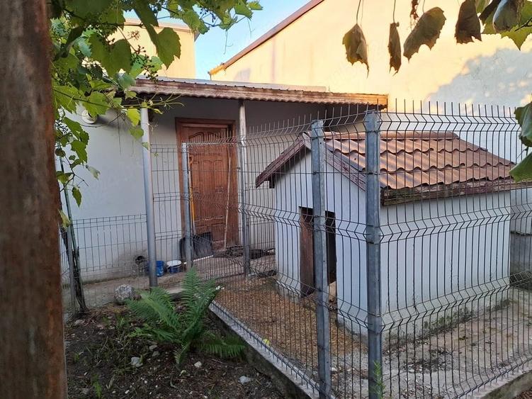 Casă cu Teren 200 Mp în Rahova