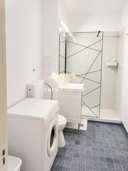 Apartament cu 4 camere decomandat în Polonă