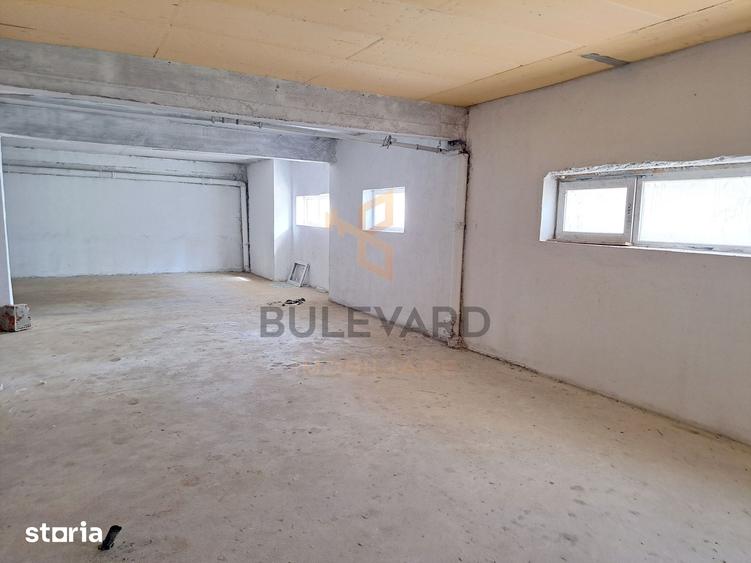 Spațiu comercial, de 345 mp, în Baciu