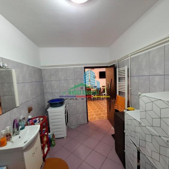 Casă cu 5 camere cu Teren 157 Mp în Central
