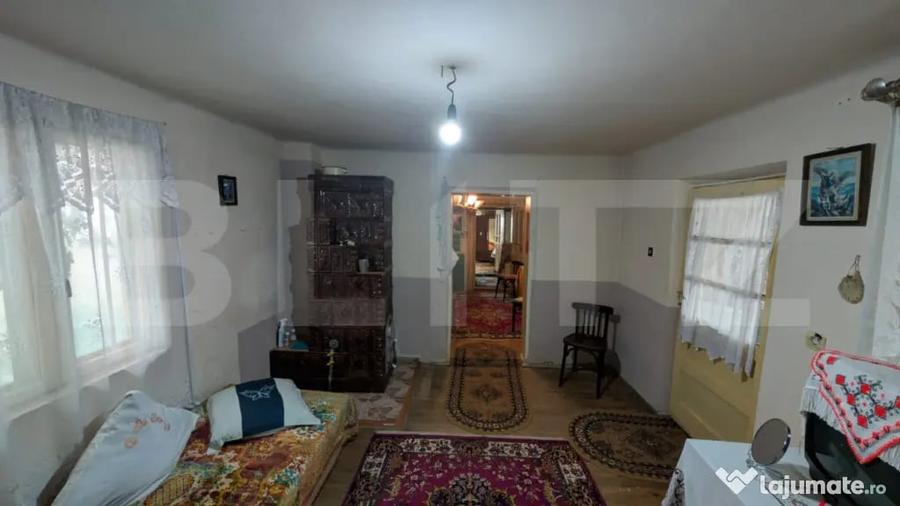 Casă cu 3 camere cu Teren 2540 Mp în Central