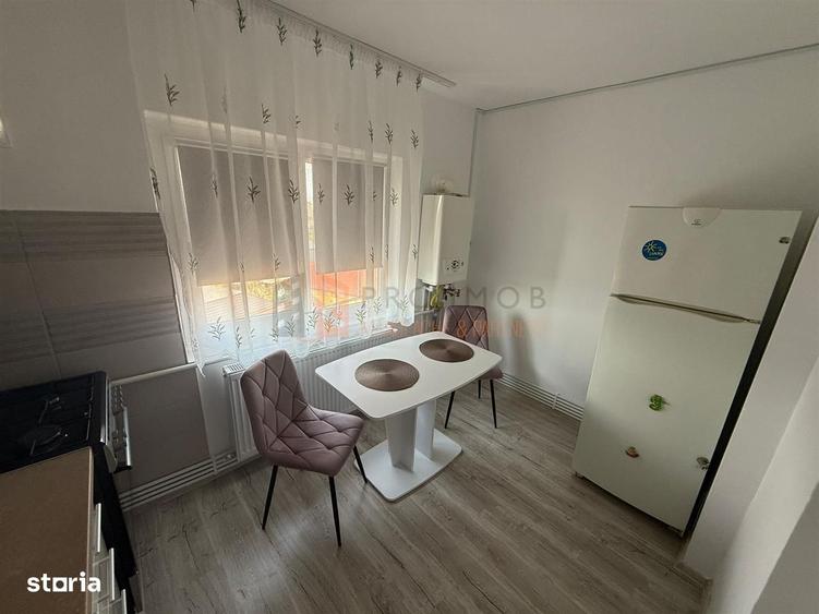 Garsonieră decomandată, mobilată în Micro 3
