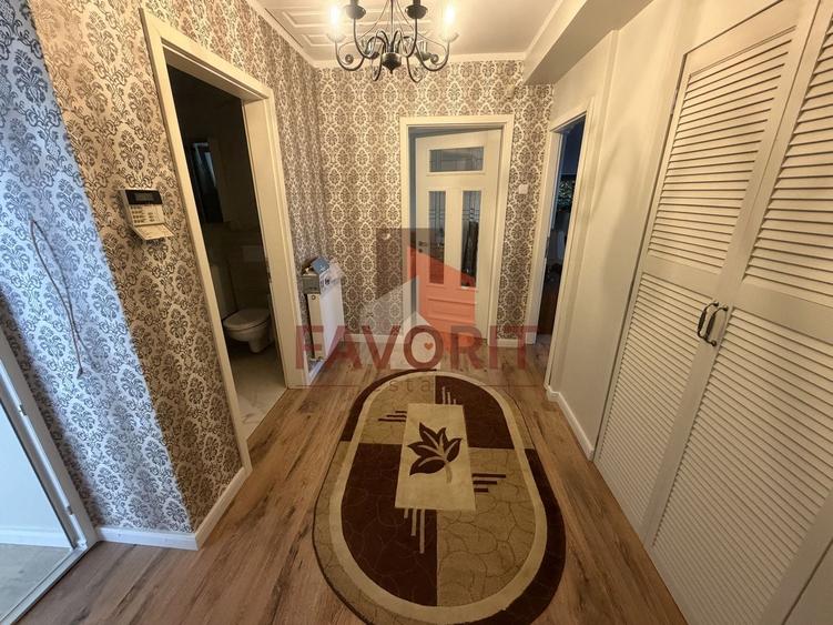 Casă individuală cu 5 camere cu Canalizare în Fratelia