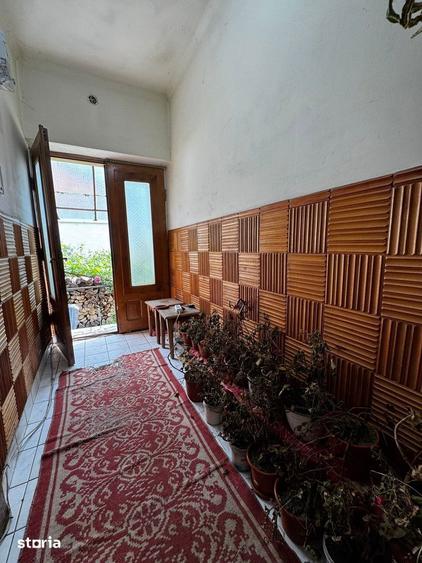 Casă cu 5 camere cu Teren 496 Mp în Sud