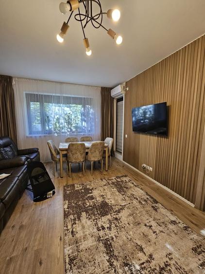 Apartament cu 3 camere semidecomandat, mobilat în Băneasa