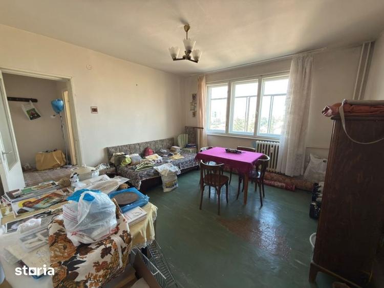 Apartament cu 3 camere semidecomandat în Andrei Mureșanu