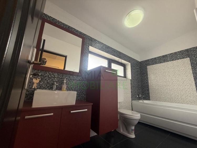 Casă individuală cu 4 camere cu Canalizare în Hărman