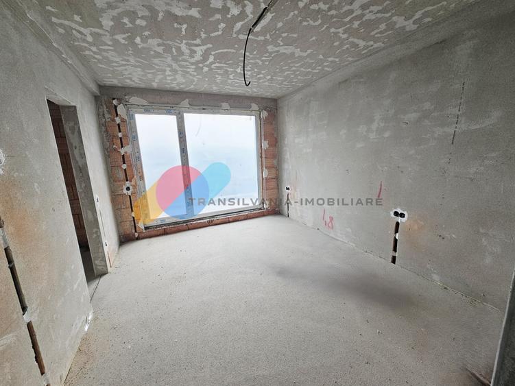 Apartament cu 4 camere semidecomandat în Mărăști