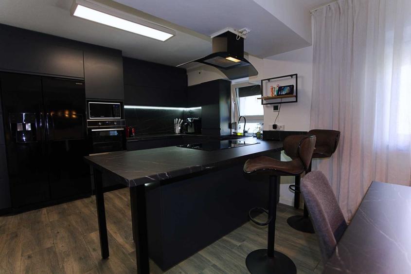 Apartament cu 3 camere decomandat în Central