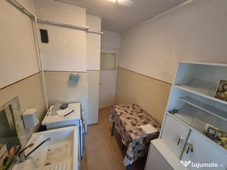 Apartament cu 2 camere decomandat în Griviței