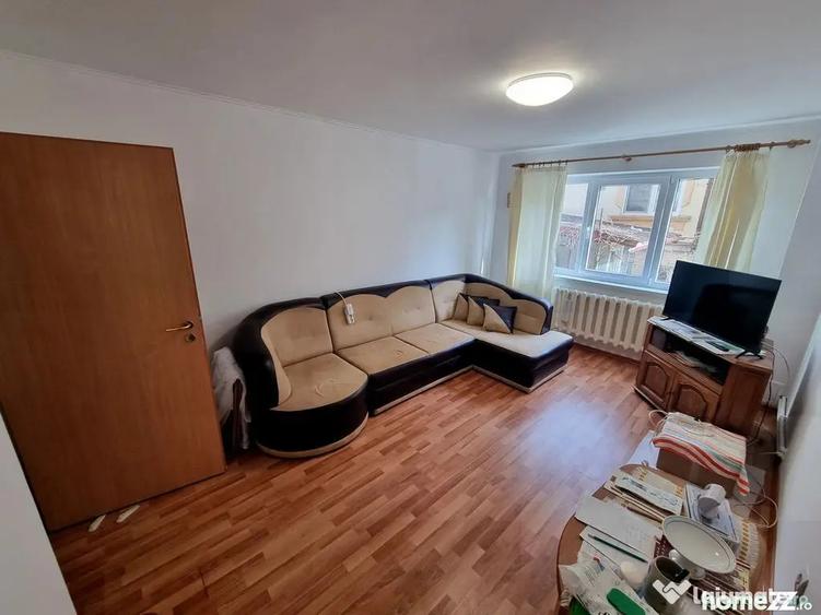 Apartament cu 4 camere decomandat în Ultracentral