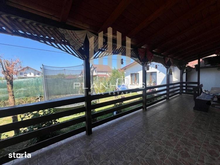 Casă cu 5 camere cu Teren 12 Mp în Recea