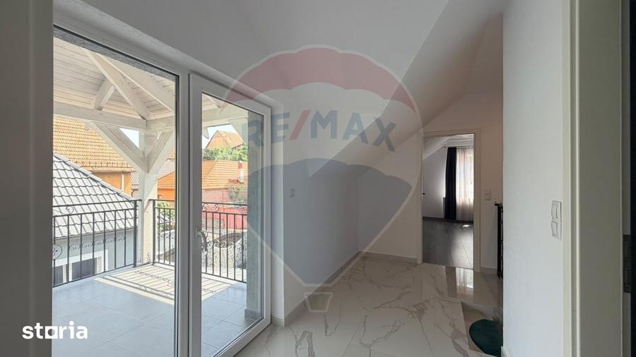 Casă cu 3 camere cu Teren 430 Mp în Central