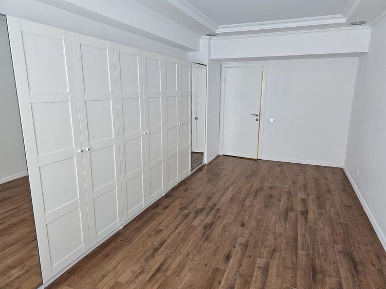 Apartament cu 3 camere decomandat, mobilat în Iancu Nicolae