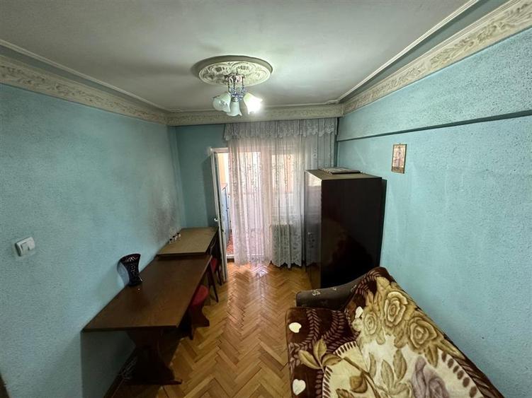 Apartament cu 3 camere decomandat în Păcurari