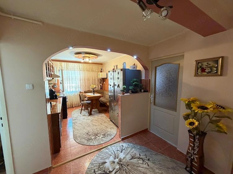 Apartament cu 2 camere decomandat în Central
