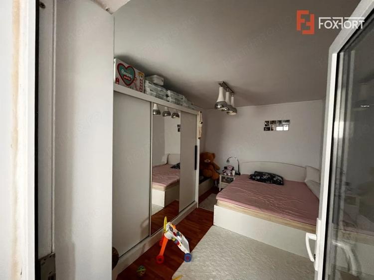 Casă cu 3 camere cu Teren 1094 Mp în Izvin