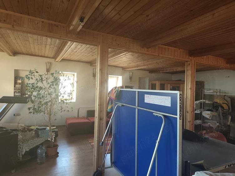 Casă cu 5 camere cu Teren 875 Mp în Ciolpani