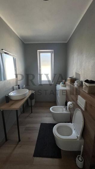 Casă individuală cu 5 camere cu Canalizare în Chișoda