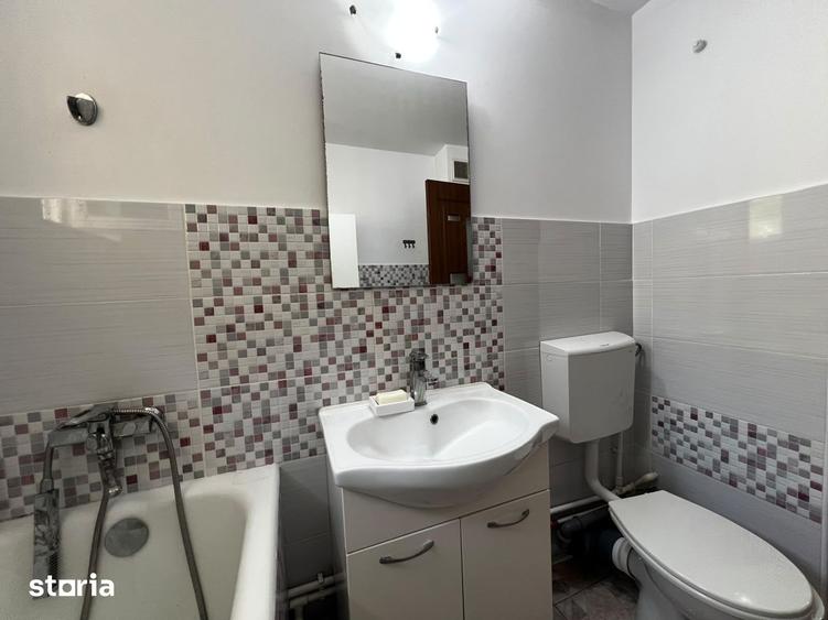 Apartament cu 3 camere decomandat în Nicolina