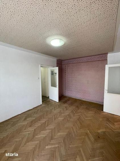 Apartament cu 2 camere semidecomandat în Săsar