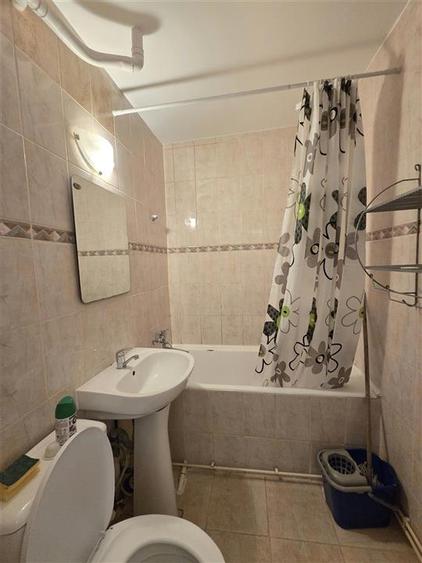 Apartament cu 2 camere semidecomandat în Tătărași
