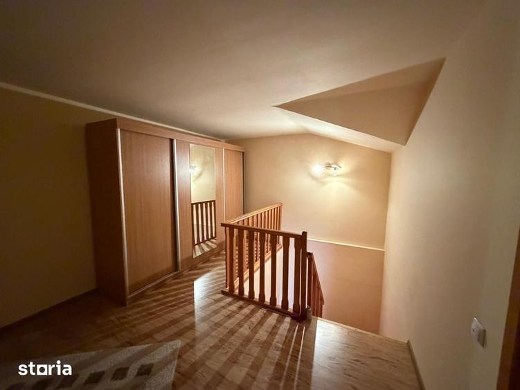 Casă cu 7 camere cu Teren 213 Mp în Coiciu