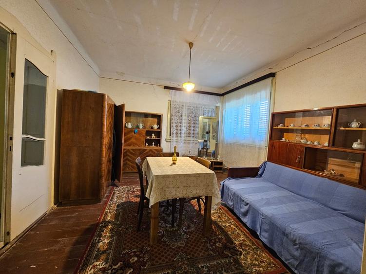Casă individuală cu 3 camere cu Garaj în Exterior Est