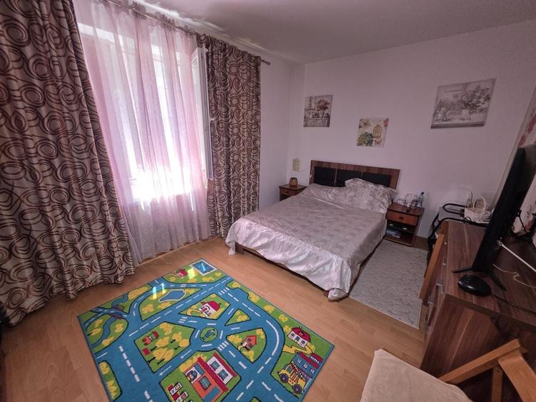 Apartament cu 2 camere semidecomandat în Industriilor